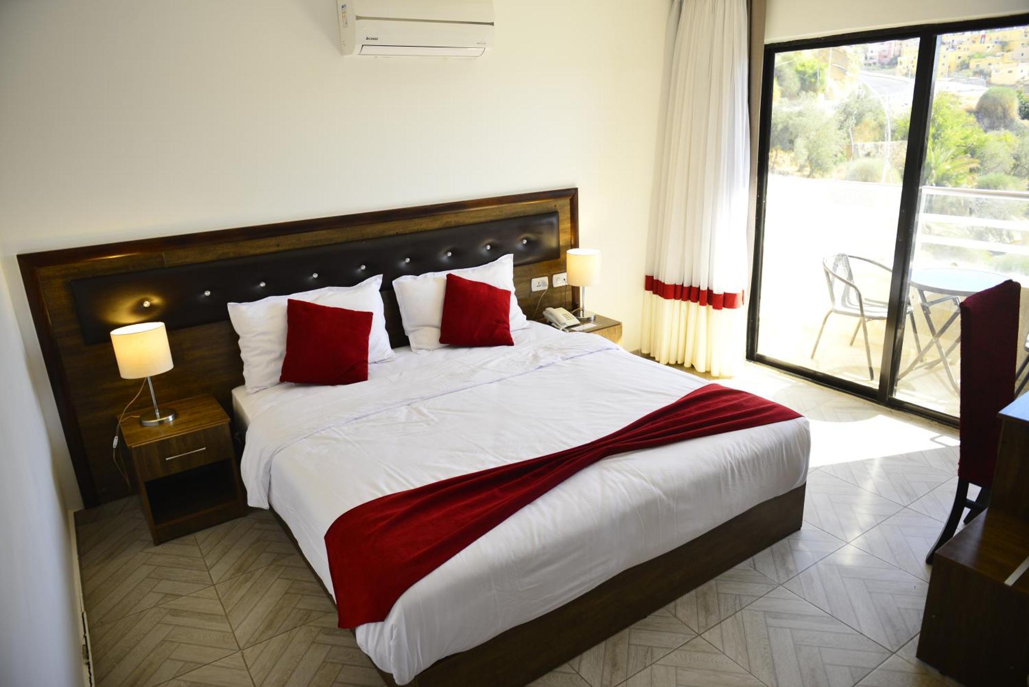 Petra Corner Hotel מראה חיצוני תמונה